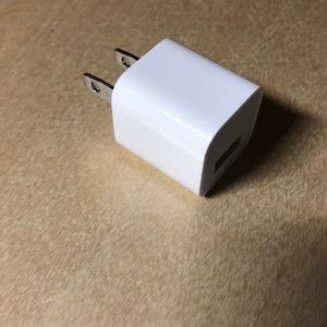 5 watt charging block.